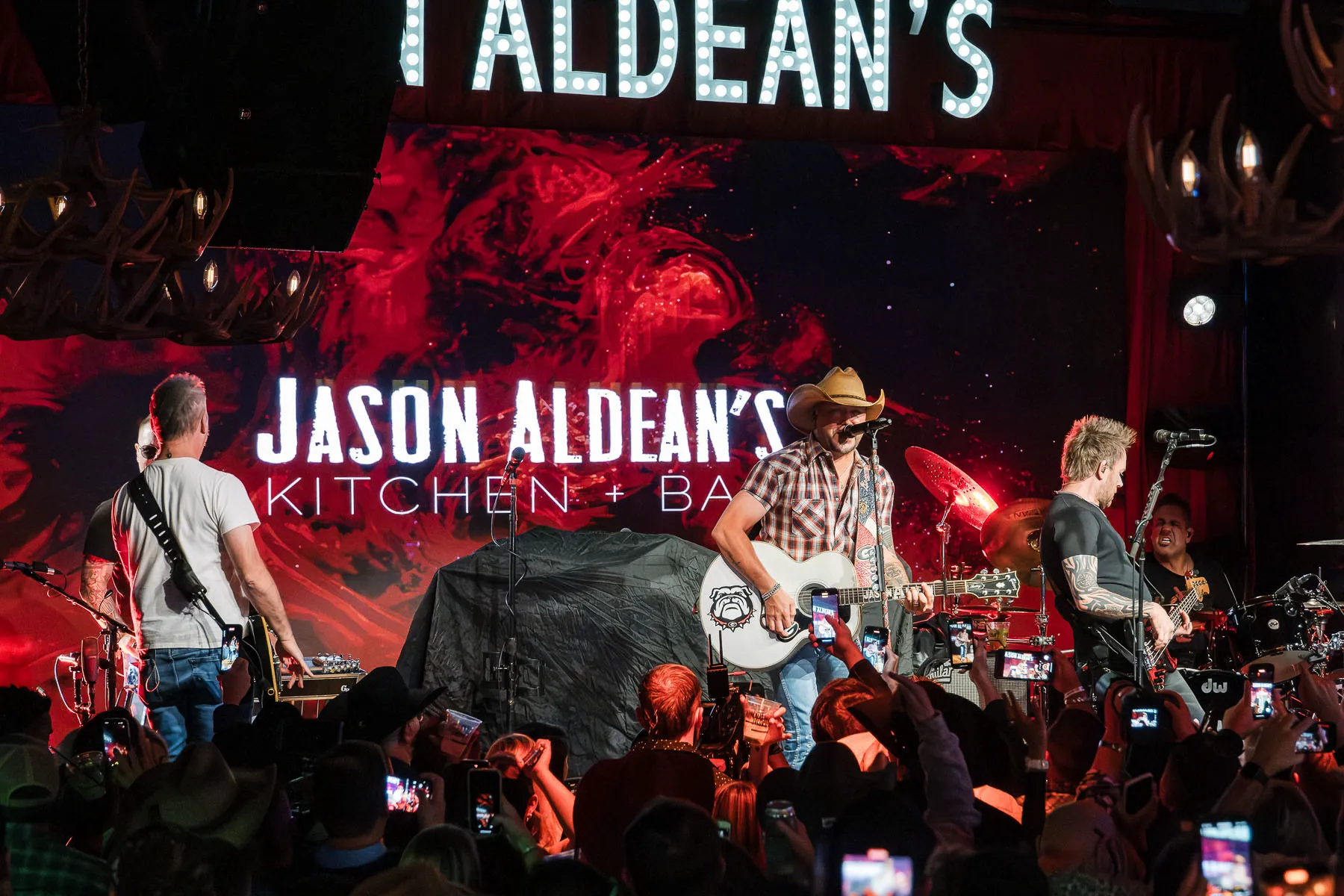 Jason Aldean’s Kitchen + Bar