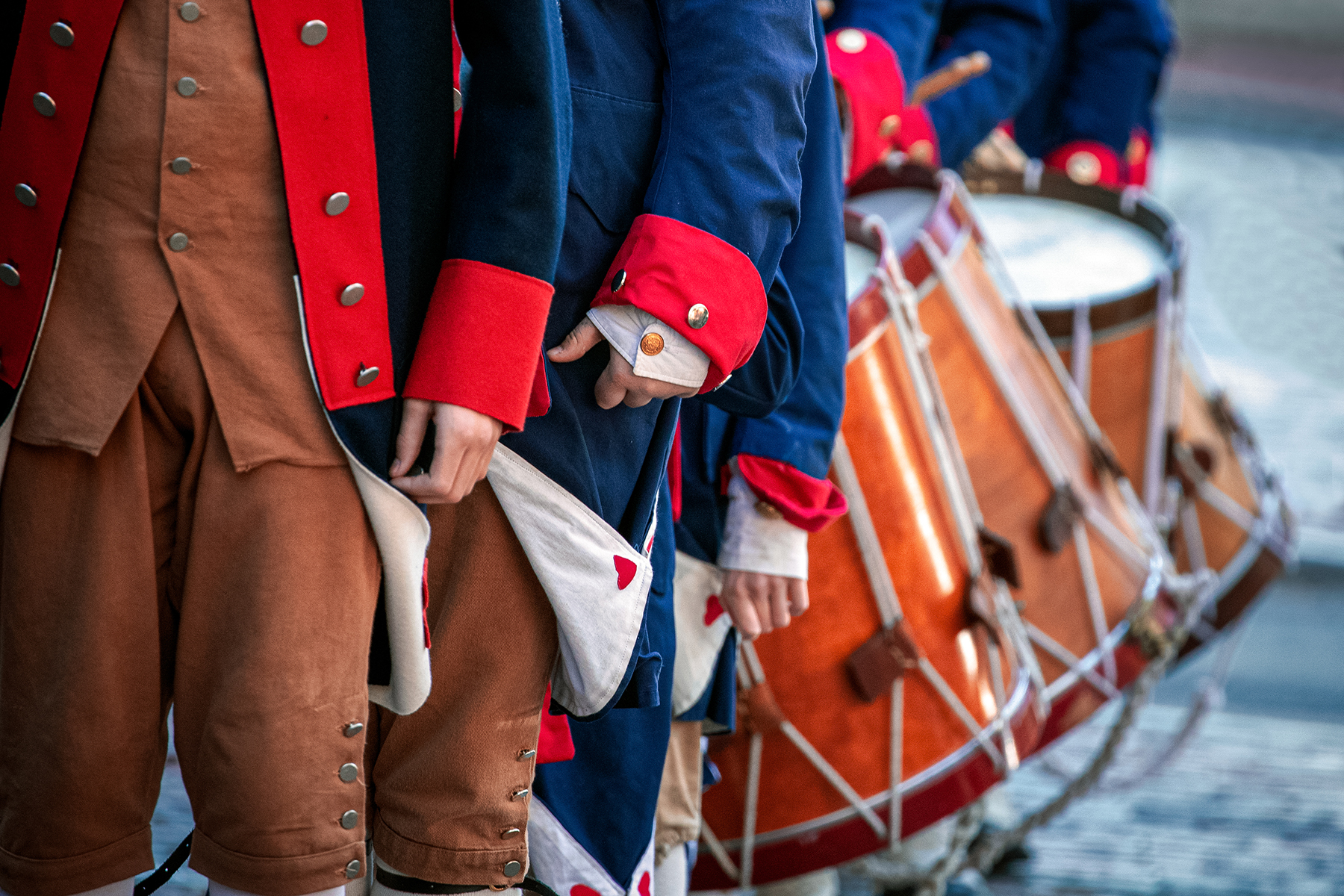 Colonial United States outfits and drum corps.