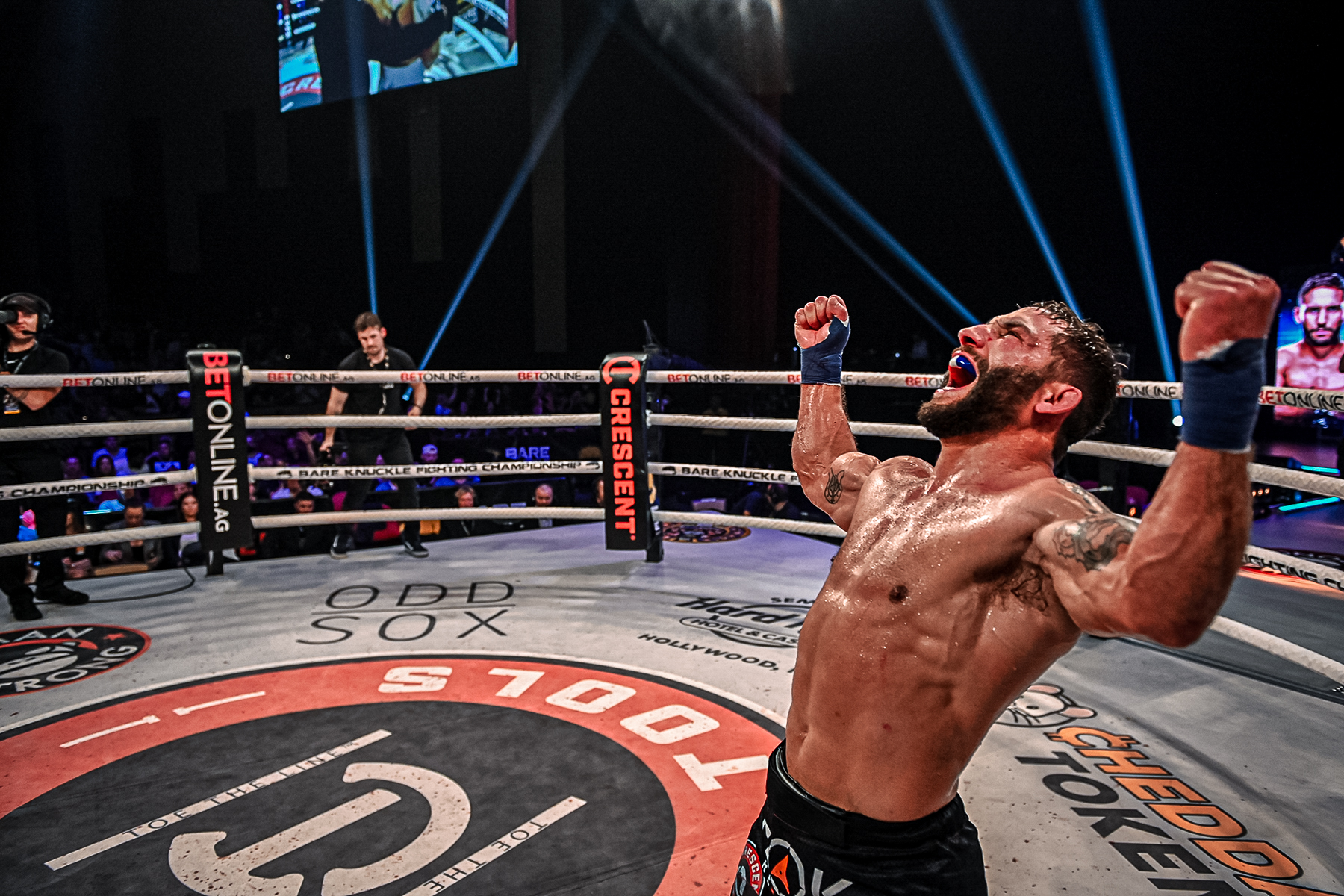 Chad Mendes victory in the octagon