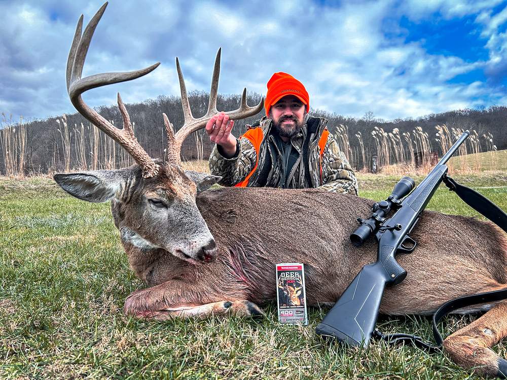 What to Expect Deer Hunting with an Outfitter + a 400 Legend Buck