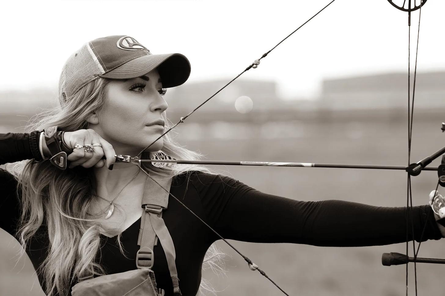 Amanda Caldwell at full draw on a compound bow
