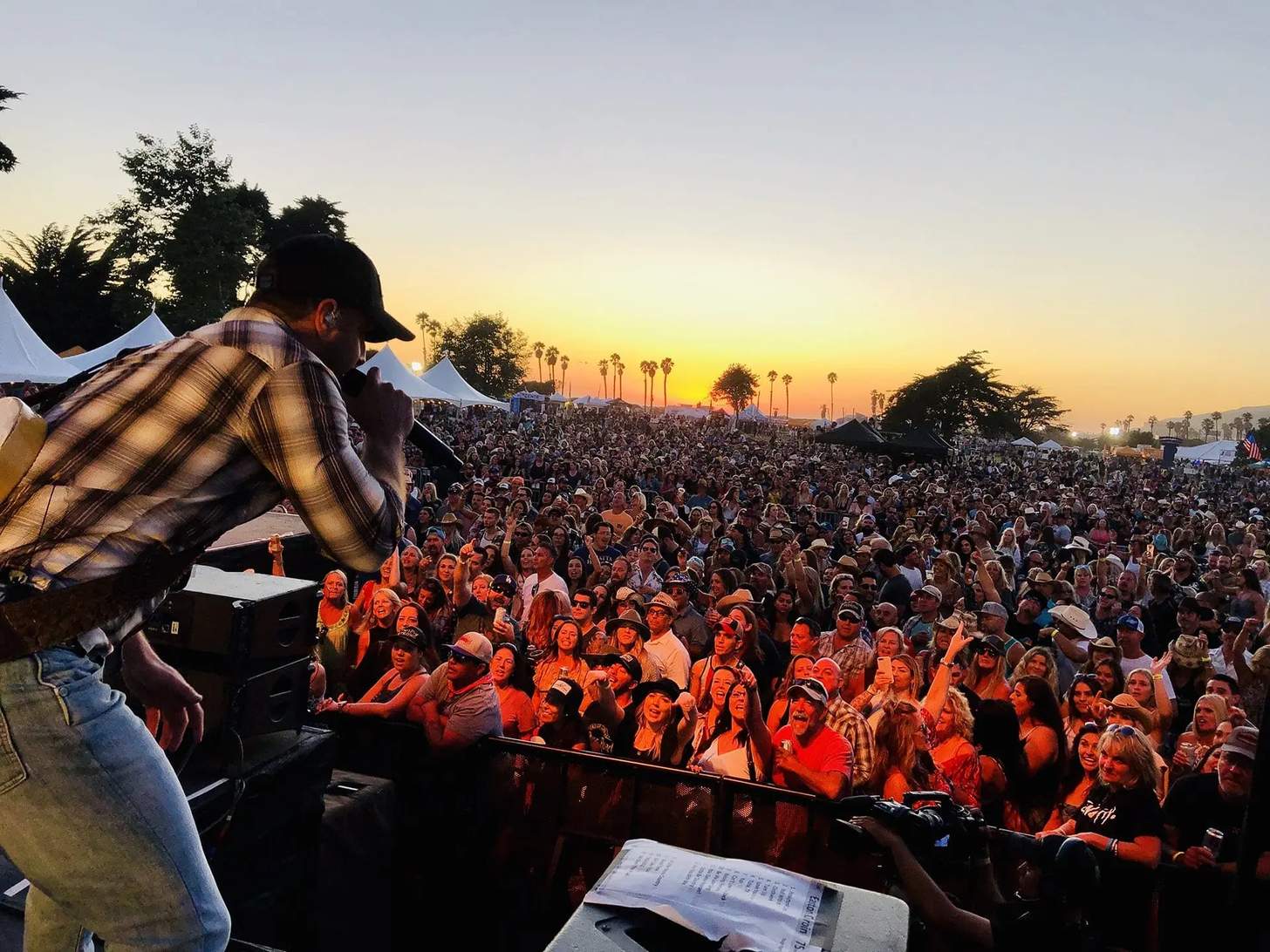 Easton Corbin – Classic Sounds for a Modern Audience