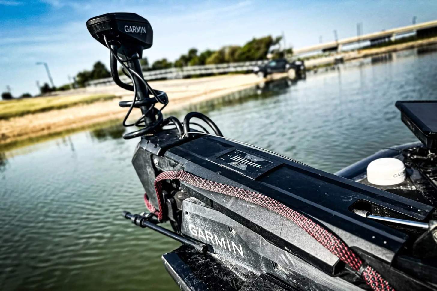 Trolling Motor Showdown: Garmin, Minn Kota, or Power Pole?