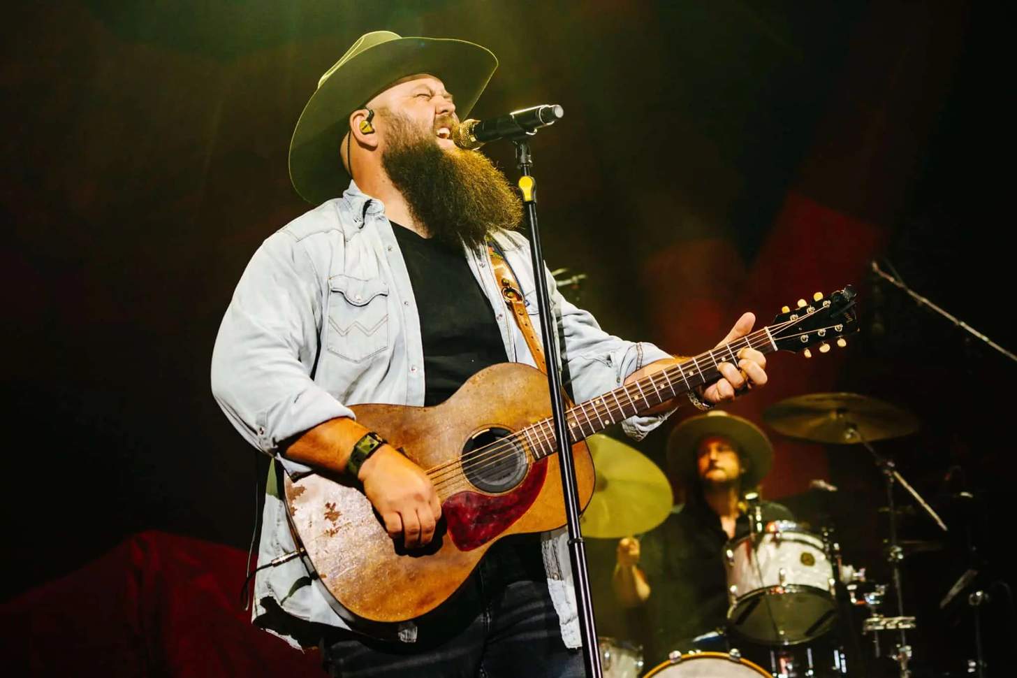 Larry Fleet Ain’t Afraid To Do The Work