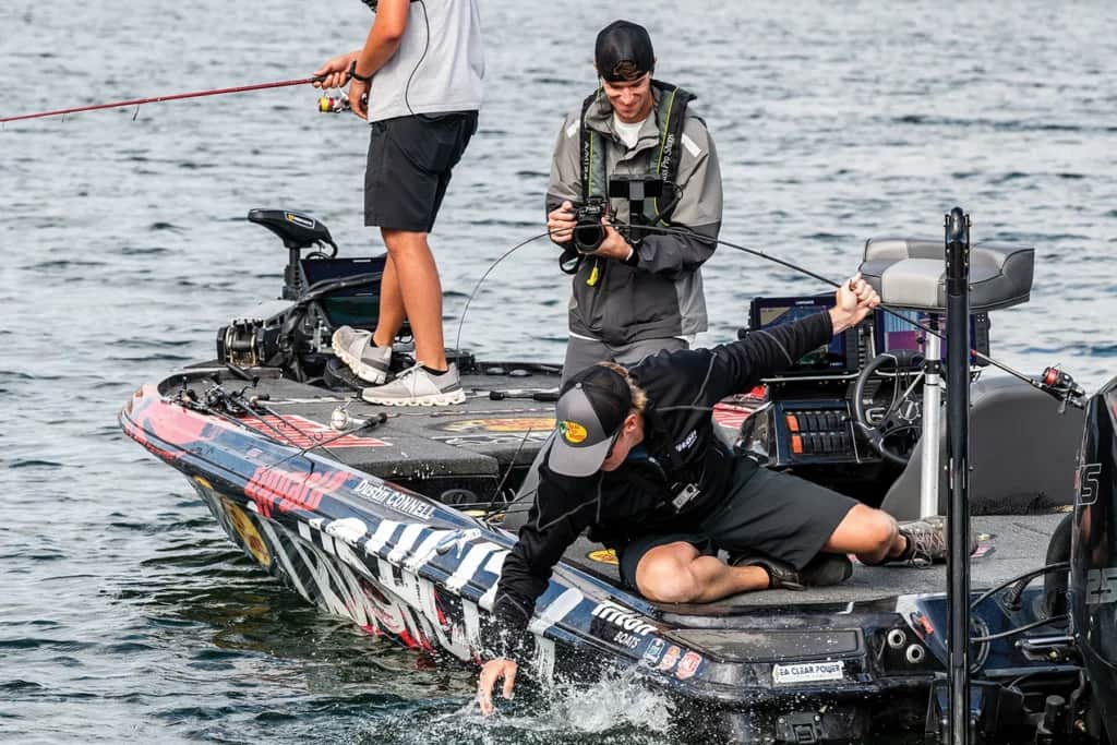 bass pro fishing tournament