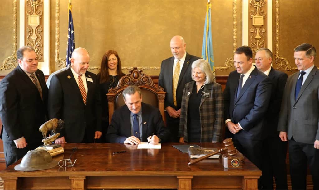 NSSF Highlights South Dakota Governor Larry Rhoden for 2nd Amendment Protections 