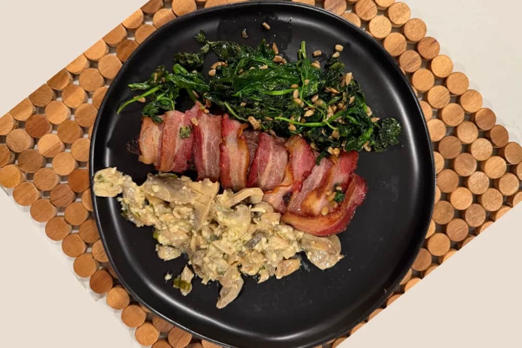 bacon-wrapped venison tenderloin with garlic cream sauce