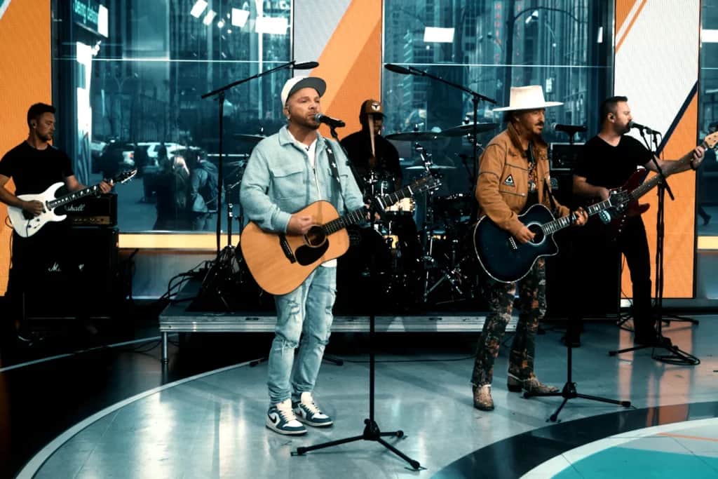 LOCASH TV (+ Radio) Takeover