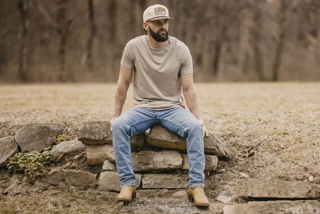 Dylan Scott’s “Easy Does It” Will Be Released May 30