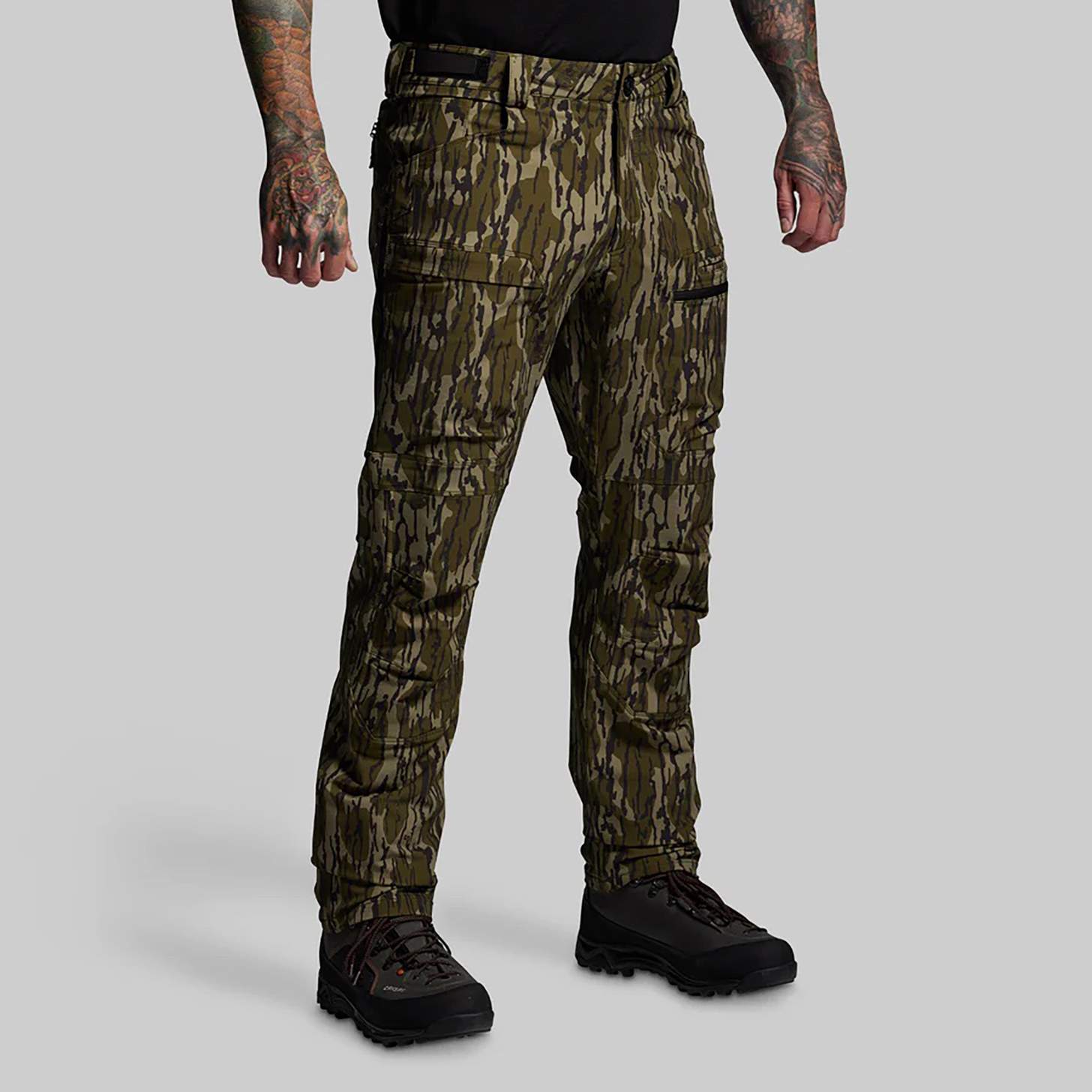 Born Primitive Frontier Heavy pants in Mossy Oak Bottomland