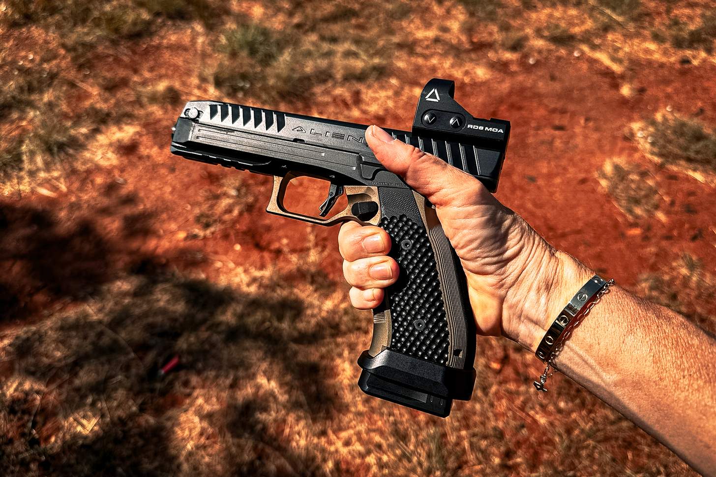 Laugo Alien: Classic Meets Cosmic for a Truly Different Pistol