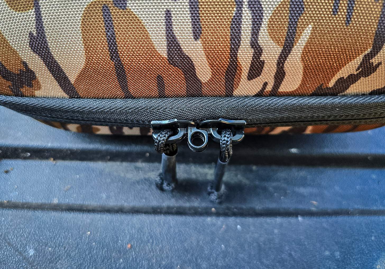 Plano Diverge lockable zippers