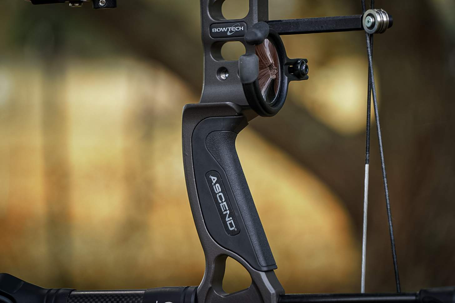 Bowtech Ascend grip