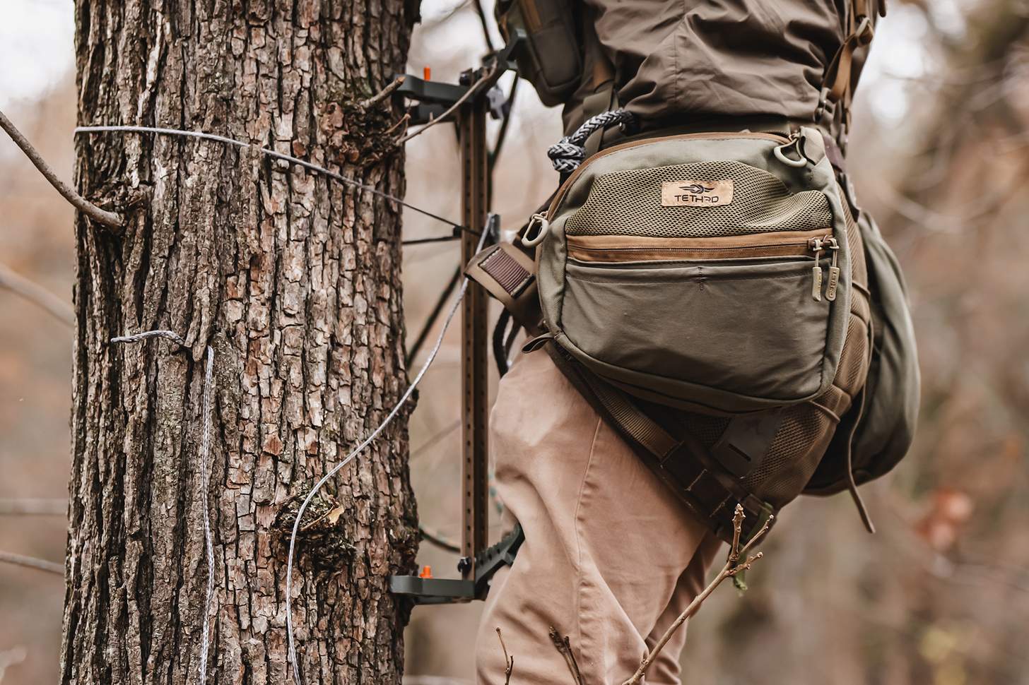 a hunter set up in a tethrd hunting saddle