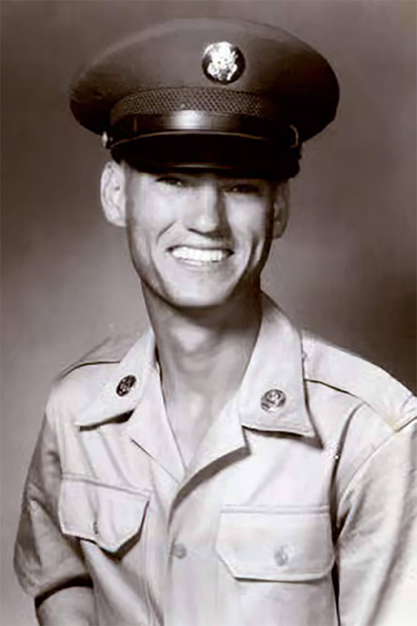 Si Robertson in the military