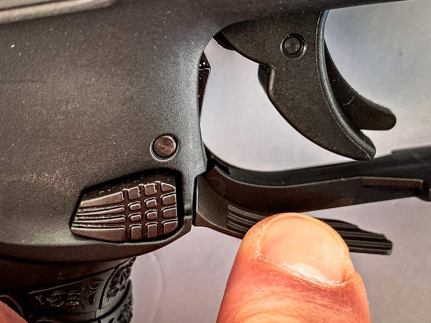 paddle mag release closeup