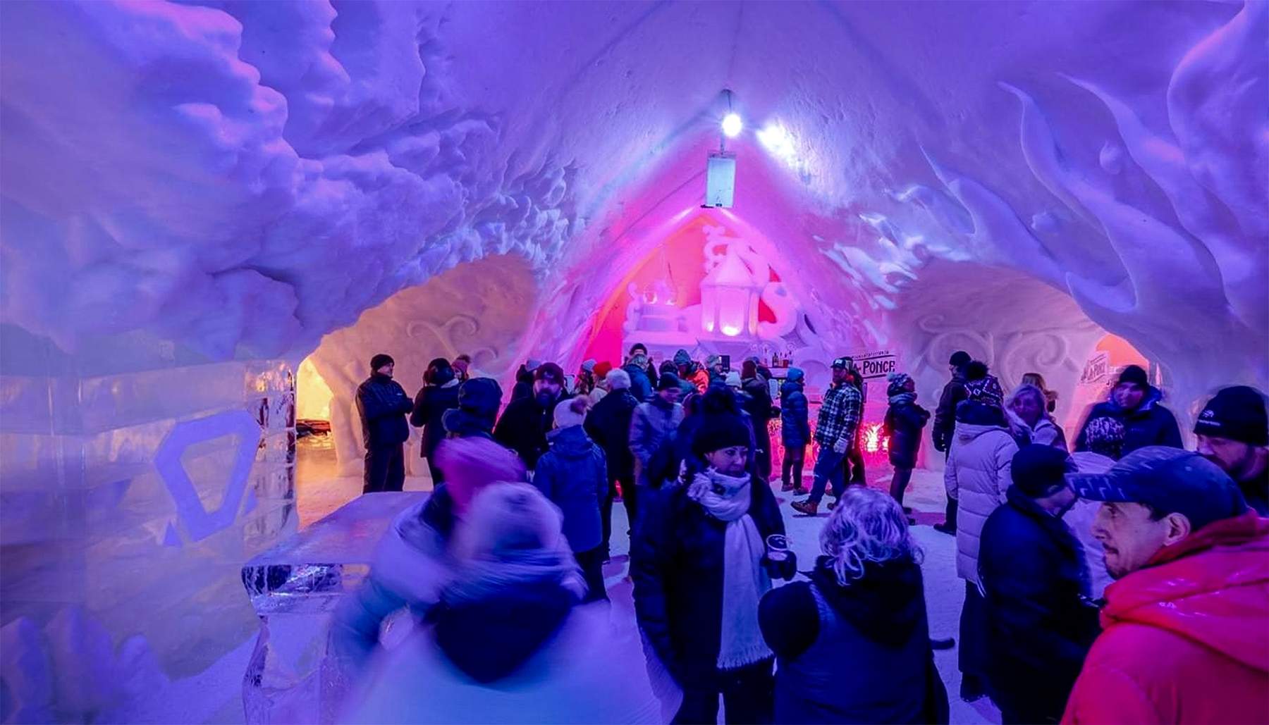 Hôtel de Glace in Canada